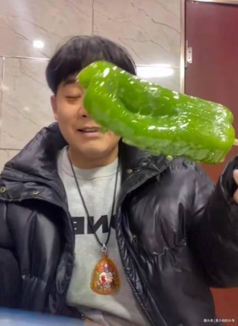 玉林网红吃瓜事件视频,一场网络狂欢背后的真相揭秘 玉林网红吃瓜事件视频,一场网络狂欢背后的真相揭秘