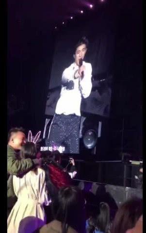 演唱会香港吃瓜视频无删改,吃瓜群众无删改视频揭秘幕后真相